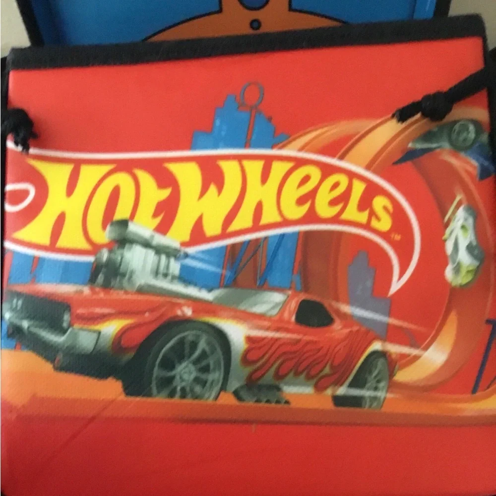 Hot Wheels Storage box and Playset